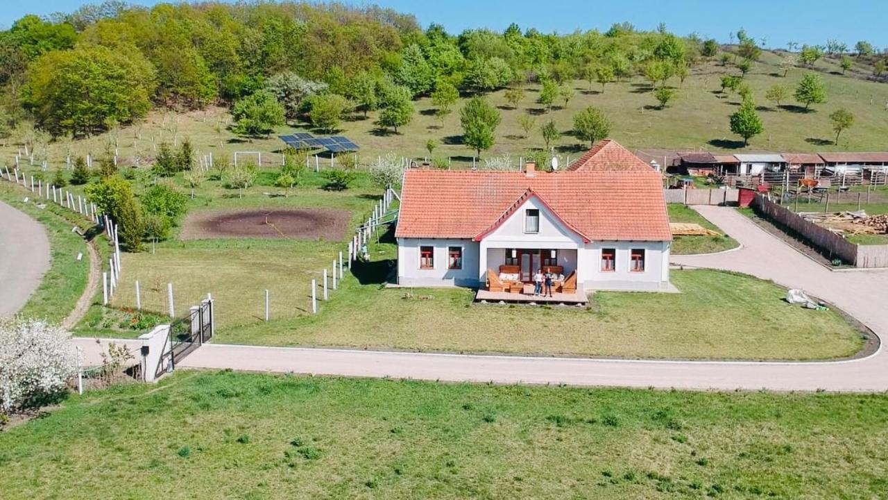 Dosa Tanya, Vendeghaz Otel Cserepfalu Dış mekan fotoğraf